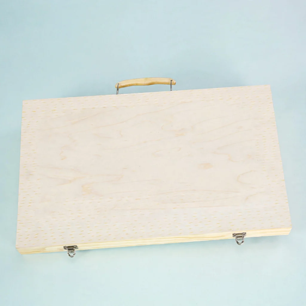 Wooden carrying case for 180-piece kids art set